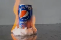 Điều kỳ lạ gì xảy ra khi đốt lon nước ngọt có gas?