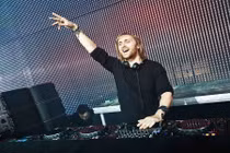 Cười vỡ bụng với quá trình trở thành một DJ chuyên nghiệp