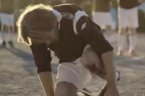 Pha ăn mừng bàn thắng "nhọ" nhất thế giới