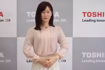 Mê mẩn robot bán hàng xinh đẹp như hot girl 