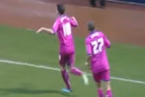 Ăn mừng bàn thắng kiểu FlappyBird độc nhất lịch sử bóng đá