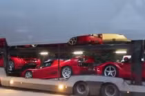 Choáng ngợp với dàn siêu xe Ferrari có một không hai