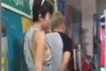 Clip Tóc Tiên tình tứ khóa môi với trai lạ trên phố