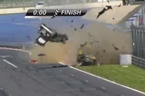 Tai nạn kinh hoàng nhất trong lịch sử đua xe ở Áo