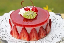 Ngon lạ với bánh kem dâu tây làm tại nhà