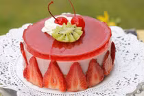 Ngon lạ với bánh kem dâu tây làm tại nhà