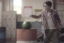 Tìm ra chàng trai bổ dưa hấu nhanh nhất thế giới