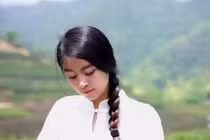 Hot girl Trung Quốc chơi đàn tranh khiến vạn người mê muội