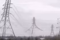 Bạn có tin cột điện biết nhảy dây?