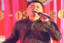 Tự Long “làm loạn” đám cưới với nhạc chế thâm thúy