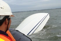 Tàu bị chìm chở gấp đôi số người quy định