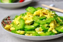 10 lợi ích tuyệt vời của mướp đắng từ dinh dưỡng đến làm đẹp 