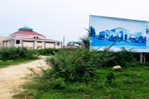 Cận cảnh khu chợ 55 tỷ đồng “đìu hiu" như nhà hoang