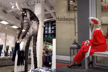 Những con ma-nơ-canh thần thái “khó đỡ” khiến người xem bật cười