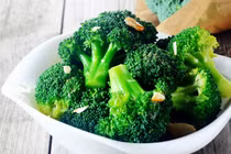 Rau quen thuộc ngừa 8 bệnh ung thư, 99% người chế sai cách