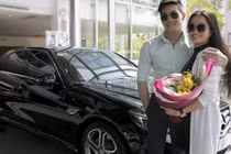 Điểm danh loạt sao Việt được chồng, người tình tặng xế hộp đắt đỏ