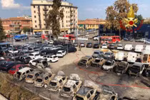 Thiệt hại nặng nề sau vụ nổ lớn gần sân bay Italia