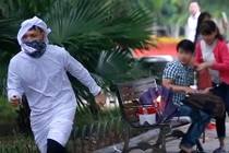 Cảnh sát xác minh clip "ra đường đốt bom"