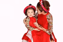 Cách chọn mua áo dài cách tân đẹp cho mẹ và bé diện Tết