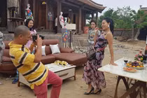 Hài Tết gây tranh cãi khi để Lan "Cave" cởi đồ lấy 20.000 USD 