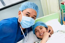 Hải Băng sinh con thứ 3 cho Thành Đạt, dân tình thở phào nhẹ nhõm 