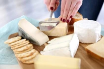 Điều gì xảy ra với cơ thể khi bạn ăn phô mai mỗi ngày?