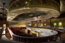 Ám ảnh nhà tang lễ bị bỏ hoang ở Mỹ 