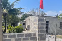 Công trình 'mọc' giữa tim đường cao tốc Bắc - Nam