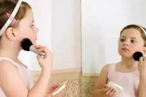 Thói quen của cha mẹ kích thích trẻ dậy thì sớm