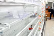 Siêu thị Nhật Bản trống rỗng sau động đất kinh hoàng