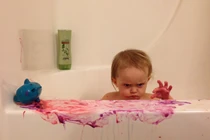 Những màn quậy phá của trẻ nhỏ khiến bố mẹ dở khóc dở cười