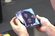 Smartphone màn hình gập hai lần của Xiaomi lộ diện