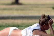 Tắm nắng giảm nguy cơ đột quỵ và chết sớm