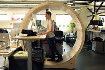 Phì cười những thiết bị văn phòng kỳ quặc nhưng ít ai ngờ tác dụng của nó