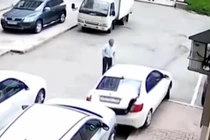 Video: Những pha đạp nhầm chân ga cười ra nước mắt của các nữ tài xế