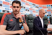 Thủ quân Sergio Ramos khen ngợi tân HLV Tây Ban Nha hết lời