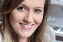 Cô gái 19 kém may mắn mắc ung thư đại tràng