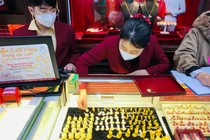 Giá vàng hôm nay 28/4: USD tăng vọt, vàng tiếp tục giảm mạnh