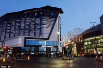 Tận mục khách sạn bóng đá hạng sang MU muốn thâu tóm