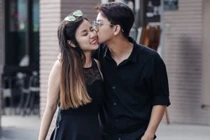 Hoài Lâm và bạn gái có phong cách thời trang đồng điệu thế nào?