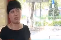 Tránh bồi thường cho khách, chủ quán nuốt chửng con gián 