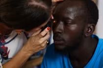 Không ăn, không uống, người châu Phi vượt biển với hy vọng đổi đời