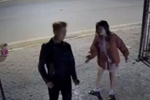 Cảnh vợ đánh chồng thô bạo trong quán internet gây sốt mạng