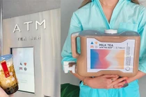 ATM “bán” bình trà sữa 5 lít giá 1,2 triệu đồng gây sốt