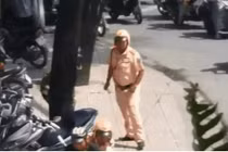 Thanh niên liều lĩnh “thông chốt”, CSGT nhào tới ngăn cản bất thành