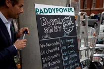 Giới cá cược “phát sốt” vì em bé của công nương Anh