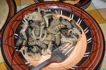 Ai đủ can đảm ăn món ăn kỳ lạ nhất thế giới này?