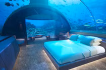 Video: Khu nghỉ dưỡng xa hoa dưới lòng đại dương độc nhất thế giới