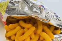 Nữ sinh 17 tuổi phải cắt bỏ túi mật vì ăn... 4 túi bim bim cay