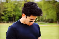 Soi tài sản đồ sộ của Hoàng tử 6 múi siêu đẹp trai